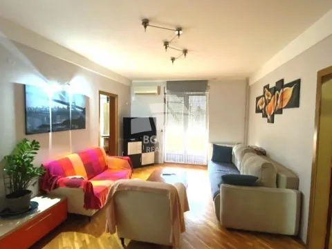Stan in Zemun Centar