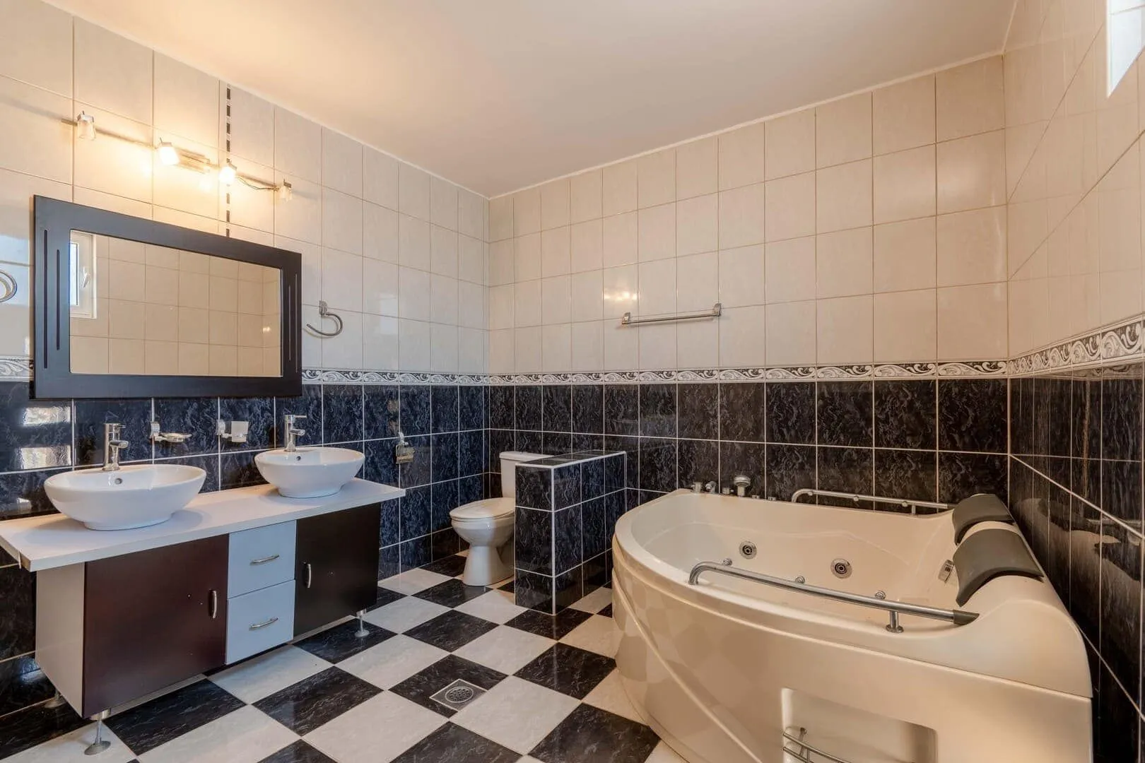 Sale, house, 195m², Utjeha, Bar