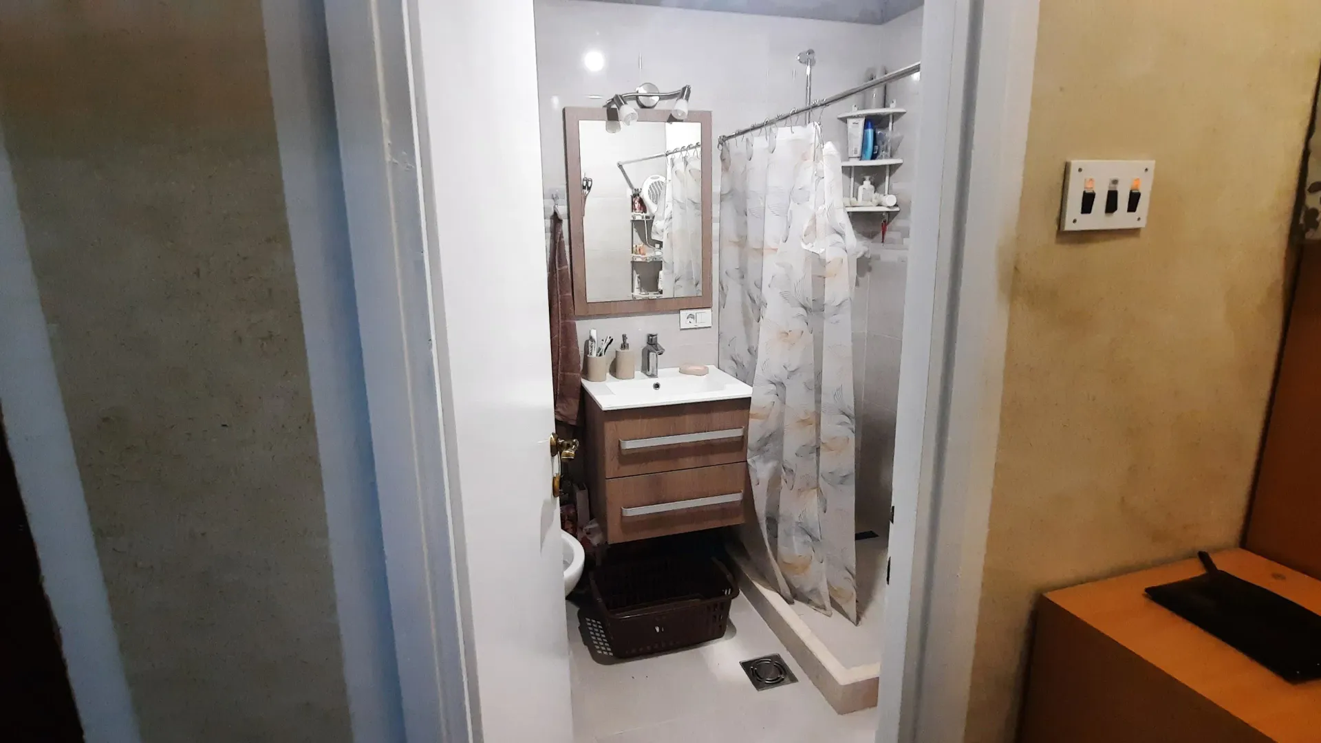 Prodaja, trosoban stan, 95m², Centar, Nikšić