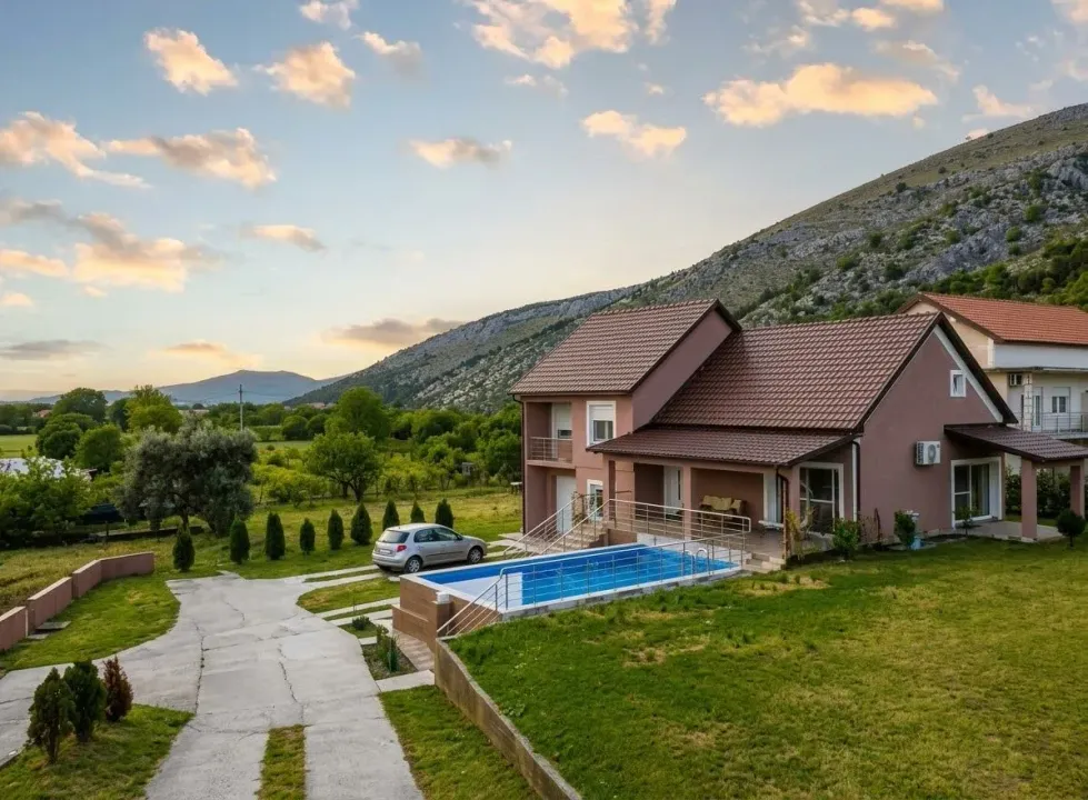 Rent, house, 150m², Farmaci, Podgorica