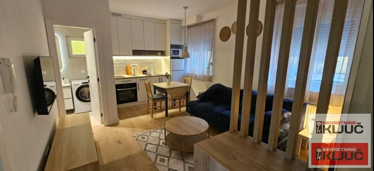 Izdavanje, jednosoban stan, 36m², Centar, Novi Sad