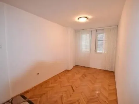 Sale, one bedroom apartment, 58m², Blok 6, Podgorica - image 8