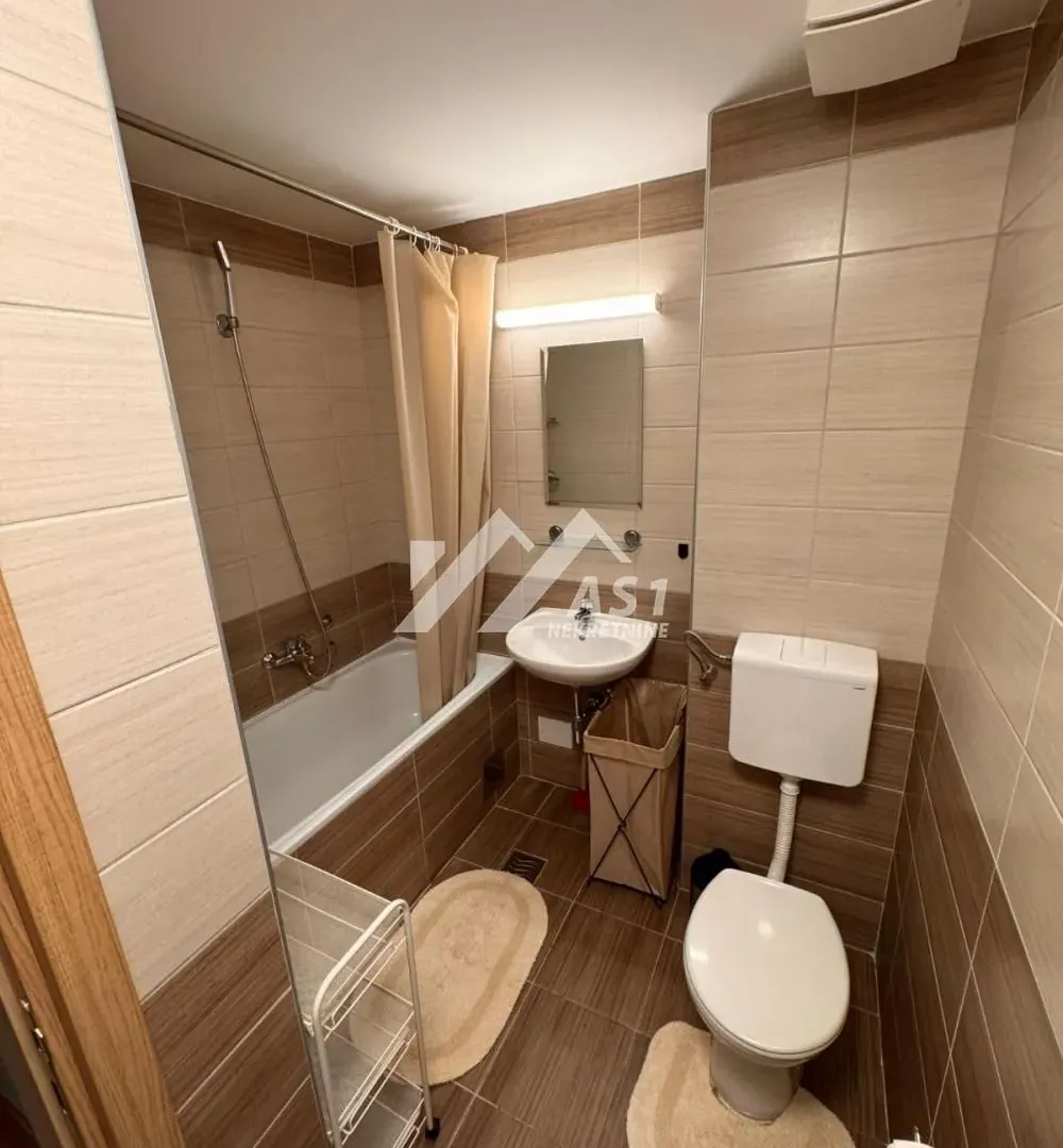 Izdavanje, trosoban stan, 70m², Jugovićevo, Novi Sad Sve Podlokacije