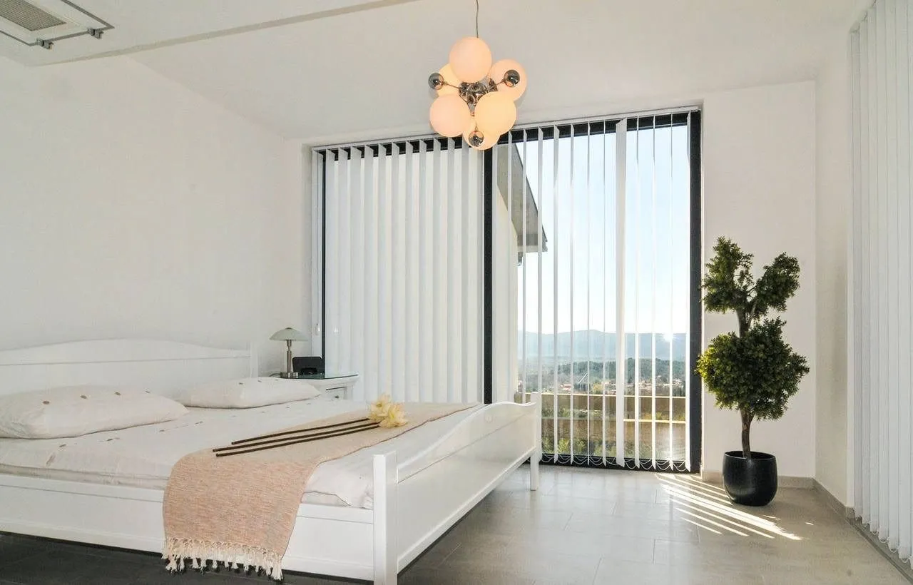 Rent, house, 354m², Bogišići, Tivat