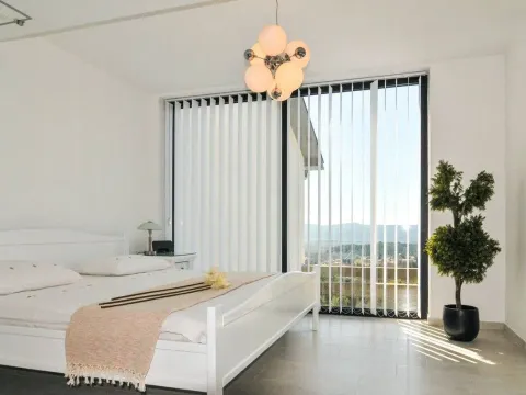 Rent, house, 354m², Bogišići, Tivat - image 7