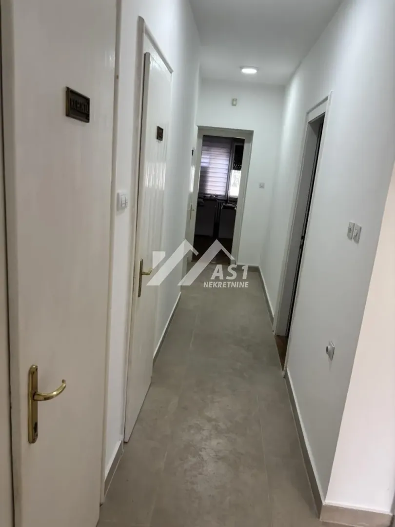 Rent, office space, 120m², Podbara, Novi Sad Sve Podlokacije