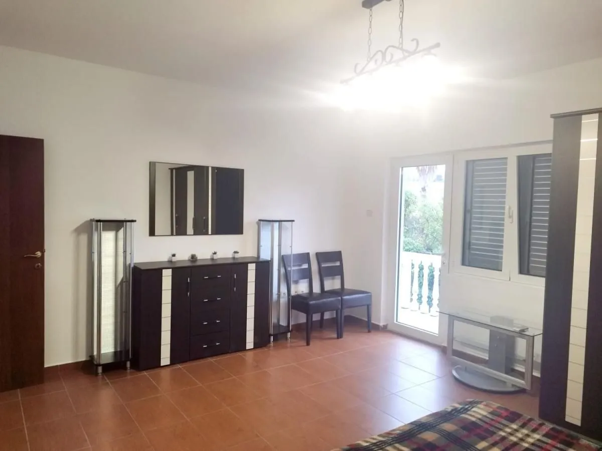 Rent, three bedroom apartment, 84m², Centar, Tivat