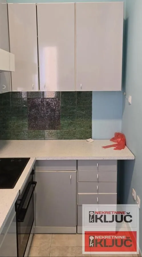 Izdavanje, trosoban stan, 99m², Kej, Novi Sad Sve Podlokacije