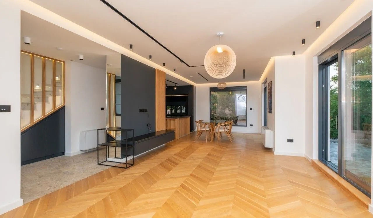 Izdavanje, kuća, 180m², Gornja Gorica, Podgorica