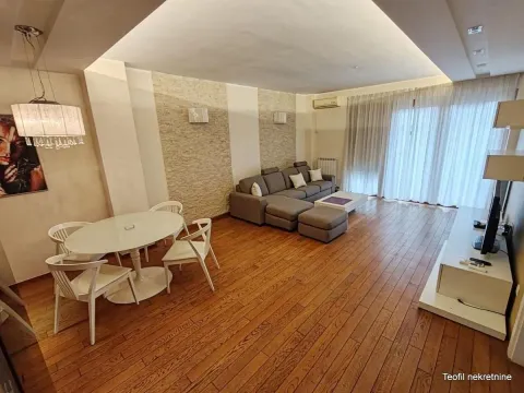 Izdavanje, dvosoban stan, 70m², Novi Beograd Sve Podlokacije, Beograd