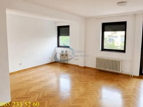 Rent, four bedroom apartment, 97m², Stari Grad, Beograd - image 4