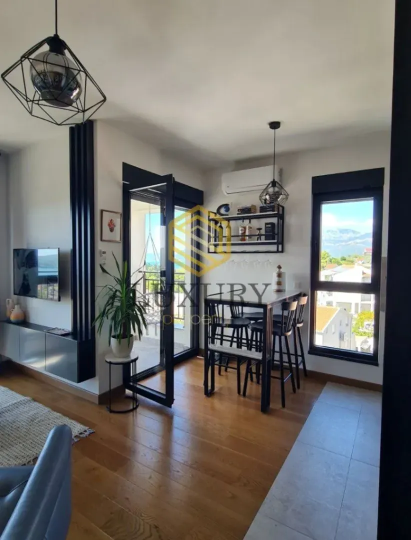Izdavanje, jednosoban stan, 47m², Kava, Tivat