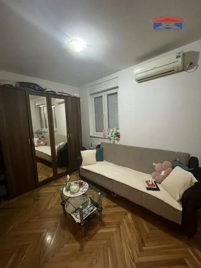 Izdavanje, garsonjera, 23m², Grbavica, Novi Sad Sve Podlokacije
