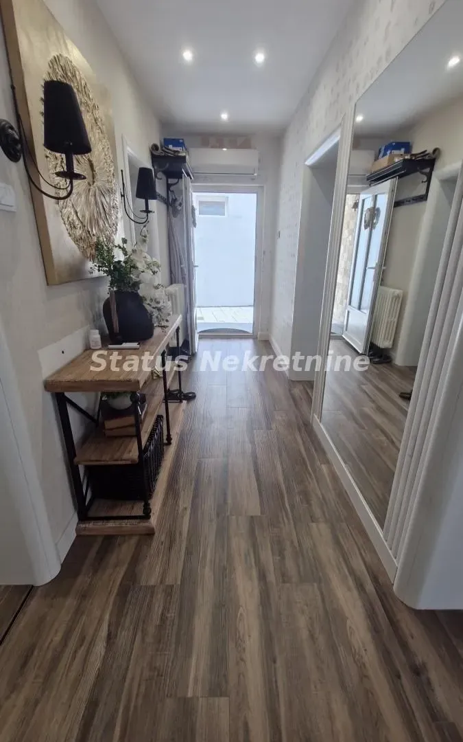 Prodaja, kuća, 285m², Sremski Karlovci, Novi Sad