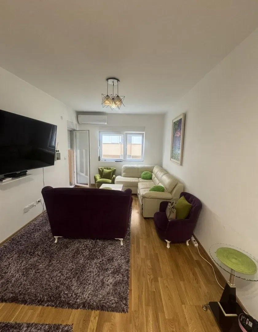 Izdavanje, dvosoban stan, 70m², Tuški Put, Podgorica