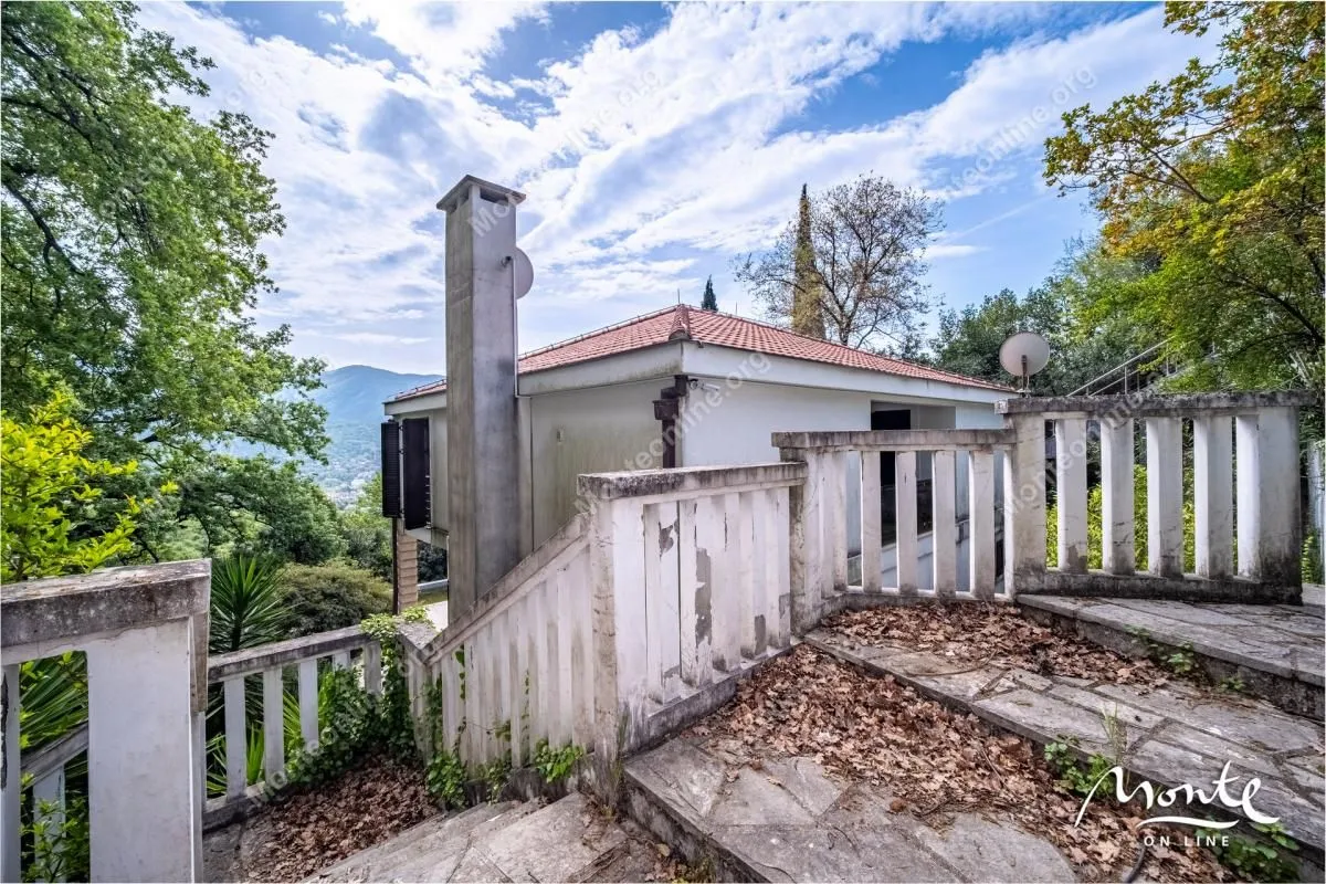 Prodaja, kuća, 188m², Sasovići, Herceg Novi