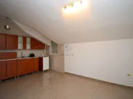 Izdavanje, dvosoban stan, 120m², Stari Aerodrom, Podgorica - image 3
