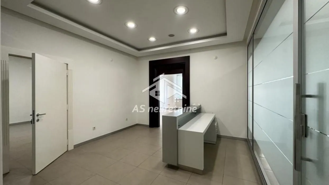 Rent, apartment, 223m², Kalenić Pijaca, Vračar Sve Podlokacije