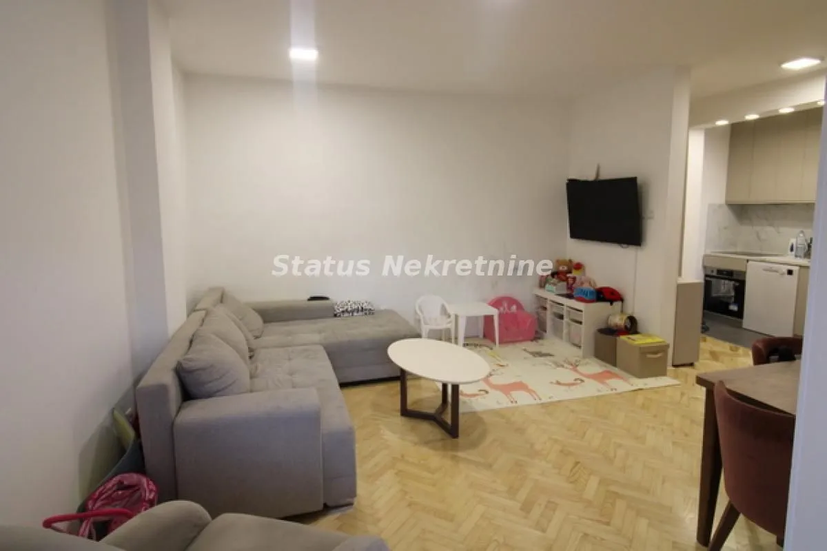 Prodaja, trosoban stan, 55m², Sremska Kamenica, Petrovaradin