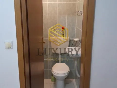 Izdavanje, jednosoban stan, 74m², Zagorič, Podgorica - image 9