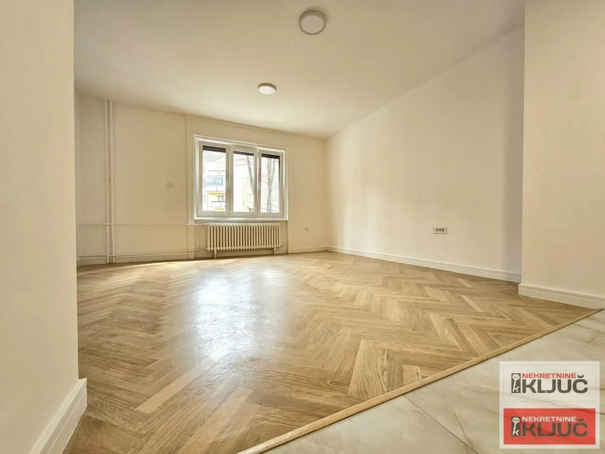 Prodaja, četvorosoban stan, 112m², Centar, Novi Sad