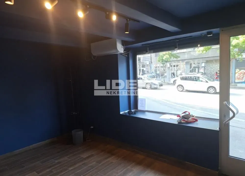 Izdavanje, poslovni prostor, 88m², Stari Grad, Beograd