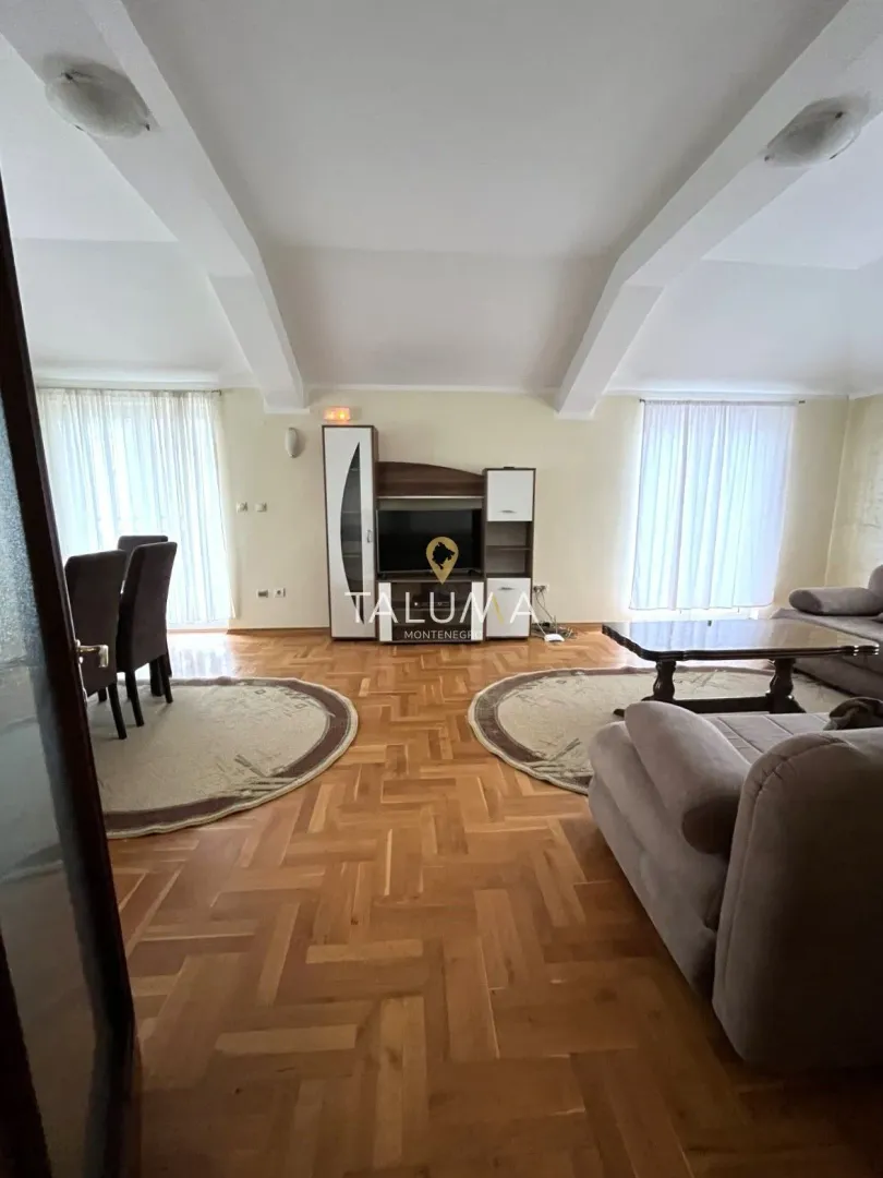 Rent, apartment, 150m², Stari Aerodrom, Podgorica