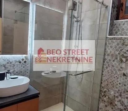 Rent, one bedroom apartment, 37m², Južni Bulevar, Vračar Sve Podlokacije - image 3