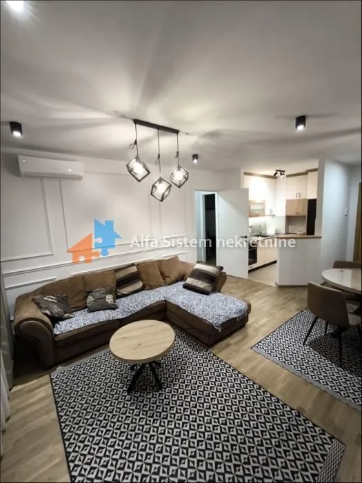Izdavanje, trosoban stan, 60m², Južni Bulevar, Vračar Sve Podlokacije