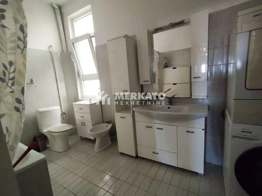 Prodaja, dvosoban stan, 67m², Centar, Zrenjanin