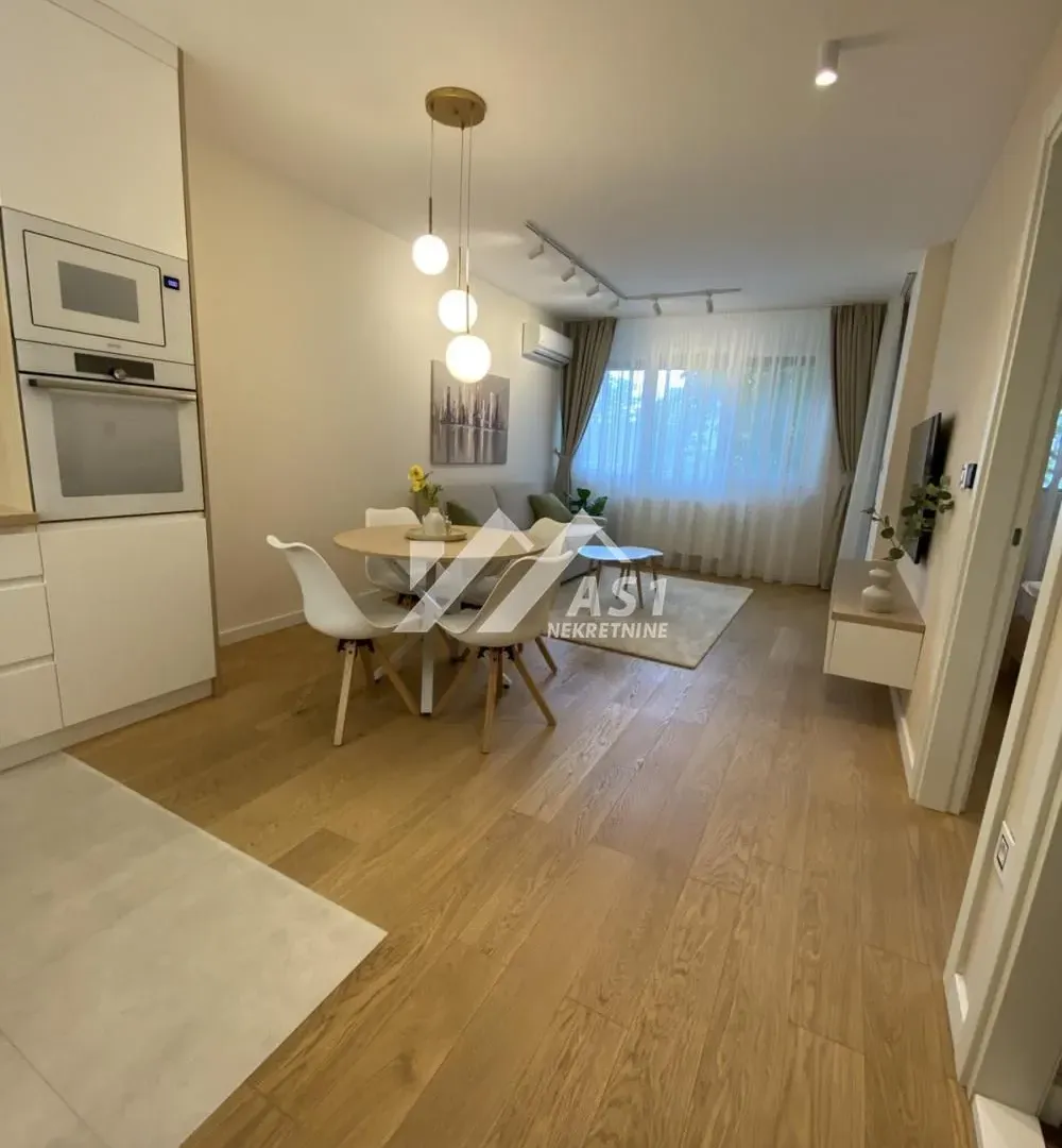 Izdavanje, dvosoban stan, 40m², Sajam, Novi Sad Sve Podlokacije