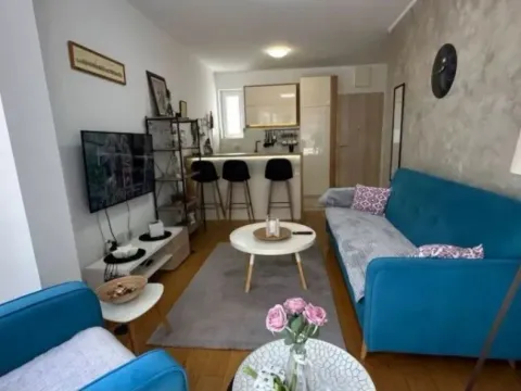Izdavanje, jednosoban stan, 35m², Ljubović, Podgorica