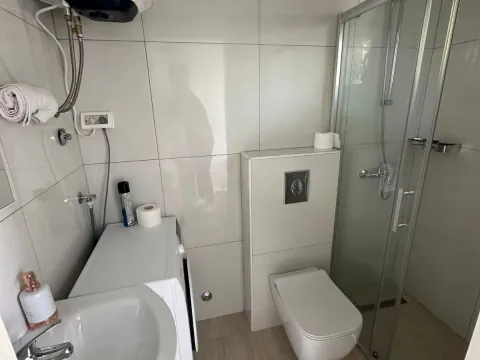 Izdavanje, stan, 34m², Tološka šuma, Podgorica - image 5