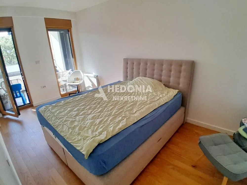 Prodaja, trosoban stan, 70m², Zemun Sve Podlokacije, Beograd