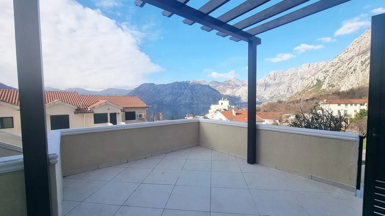 Prodaja, dvosoban stan, 80m², Dobrota, Kotor