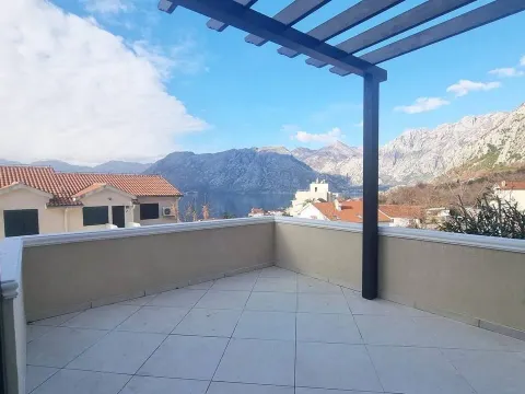 Prodaja, dvosoban stan, 80m², Dobrota, Kotor - image 4