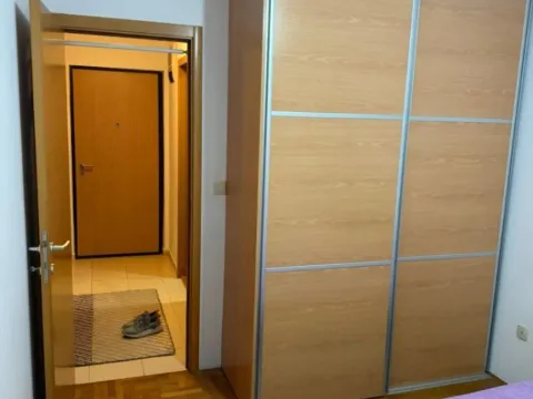 Izdavanje, jednosoban stan, 43m², Stari Aerodrom, Podgorica - image 9