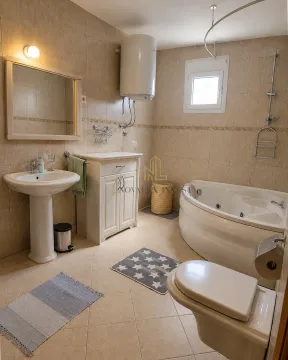 Rent, house, 180m², Tološi, Podgorica - image 7