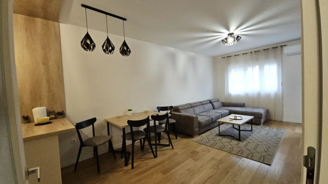 Izdavanje, četvorosoban stan, 49m², Central Point, Podgorica