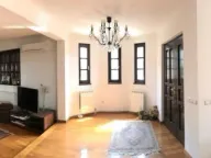 Izdavanje, kuća, 300m², Farmaceutski Fakultet, Voždovac Sve Podlokacije - image 5