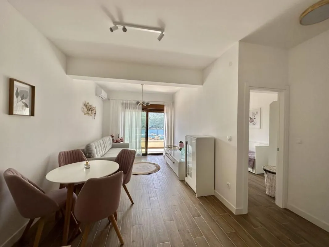 Prodaja, jednosoban stan, 50m², Đenovići, Herceg Novi