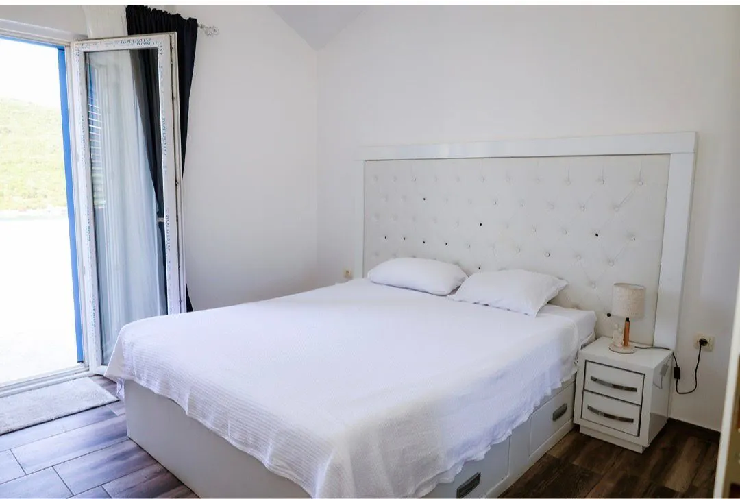 Izdavanje, kuća, 170m², Bigova, Kotor