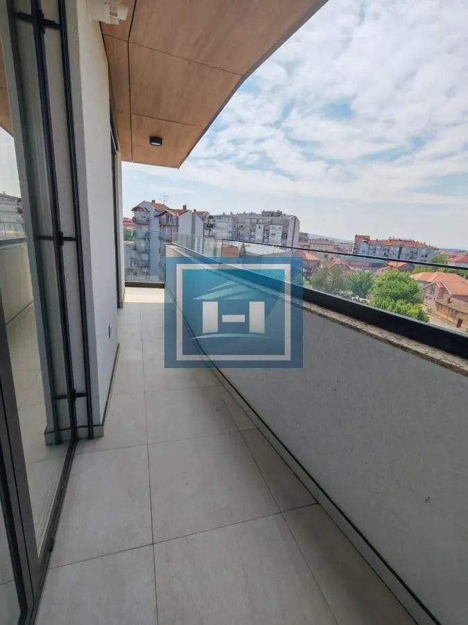 Prodaja, trosoban stan, 87m², Centar, Paraćin