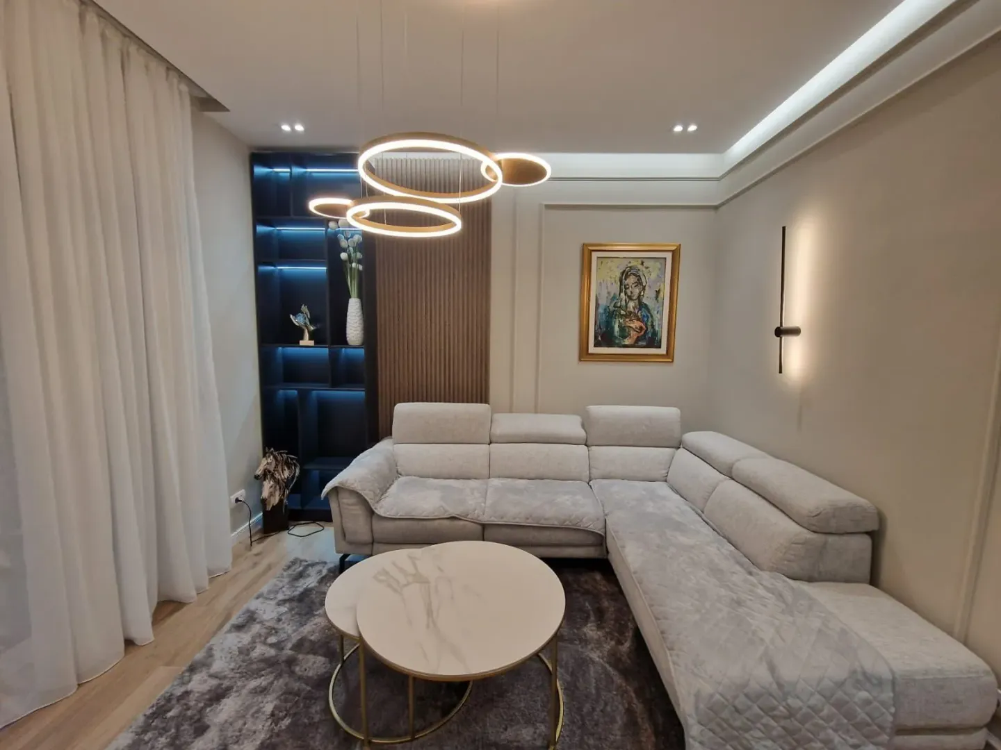 Izdavanje, dvosoban stan, 72m², Tivat, Crna Gora