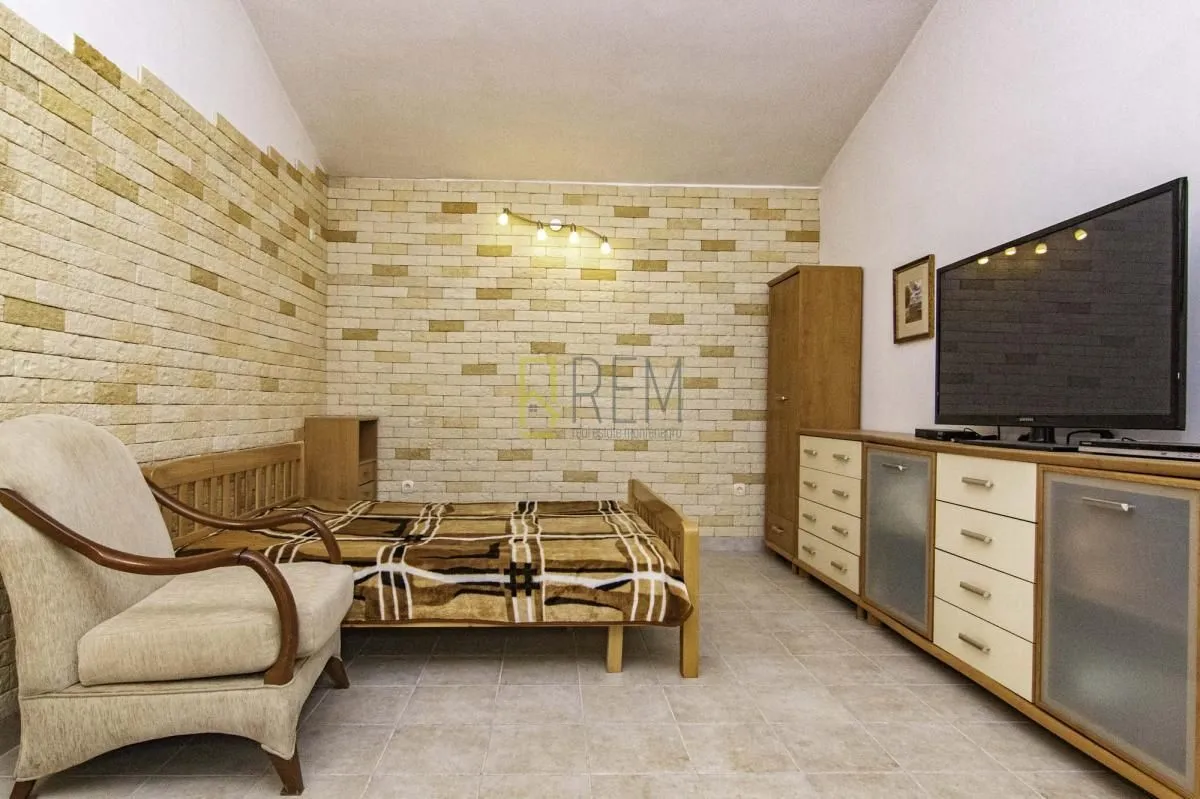 Prodaja, kuća, 400m², Danilovgrad, Crna Gora