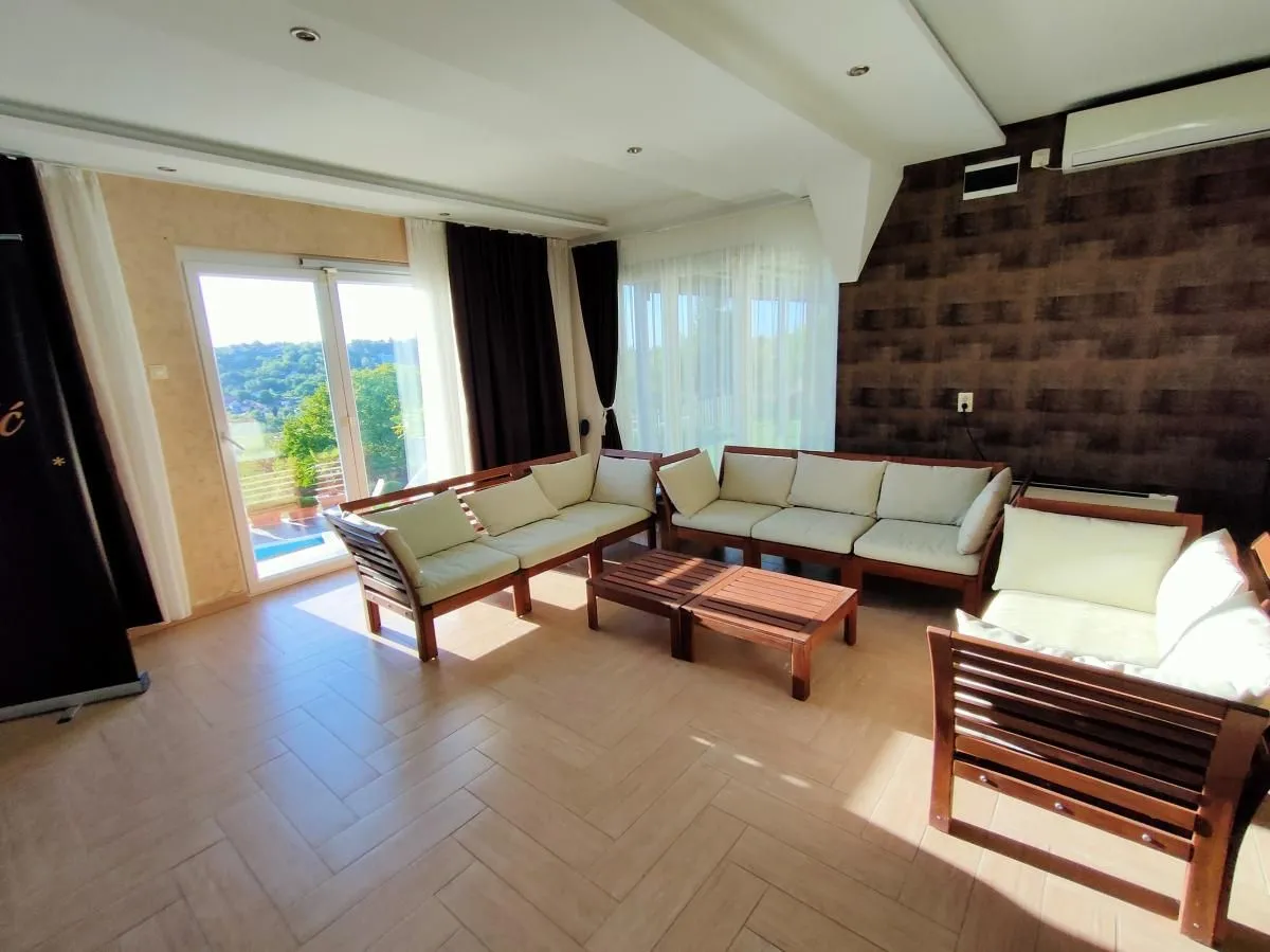 Prodaja, kuća, 380m², Sremska Kamenica, Petrovaradin