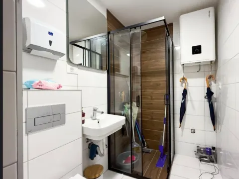 Prodaja, dvosoban stan, 52m², Tološka šuma, Podgorica - image 2