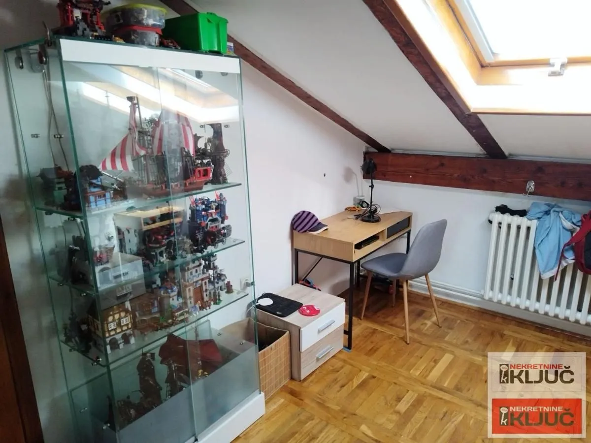 Prodaja, trosoban stan, 76m², Novo naselje, Novi Sad