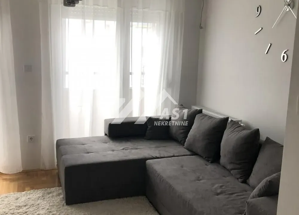 Izdavanje, stan, 27m², Centar, Novi Sad