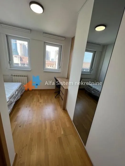 Izdavanje, četvorosoban stan, 100m², Sarajevska, Beograd
